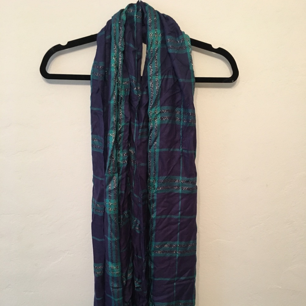 Navy plaid scarfs brand new, tags attached!